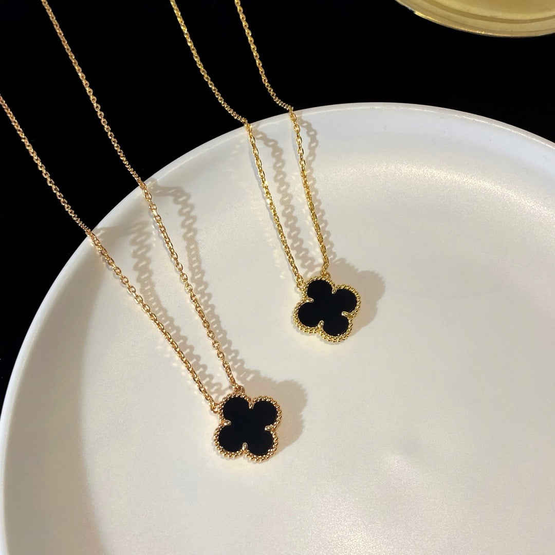 CLOVERS NECKLACE 15MM BLACK ONYX SINGLE FLOWER