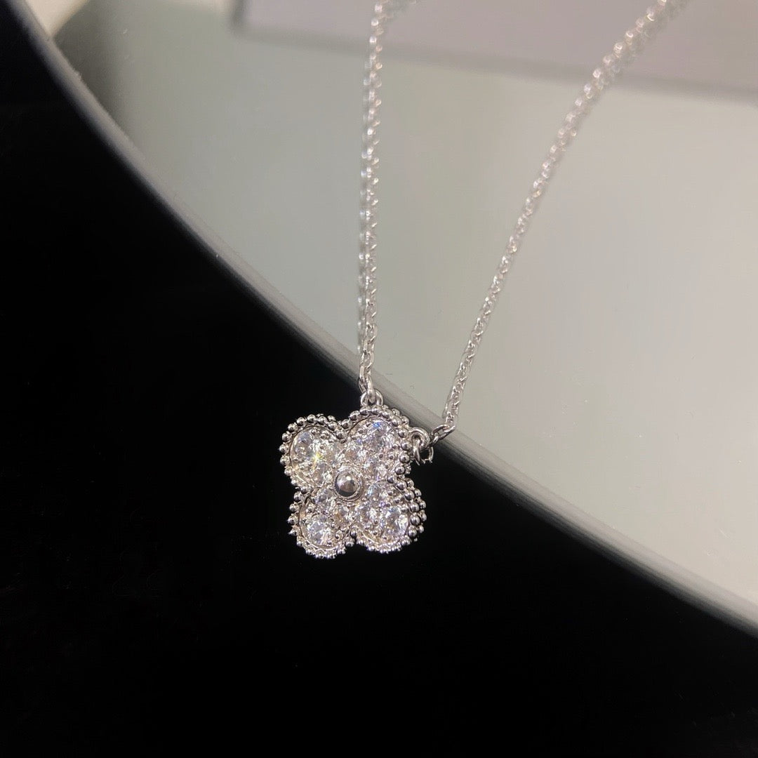 [Clover Jewelrys]CLOVER 15MM DIAMOND SINGLE FLOWER NECKLACE