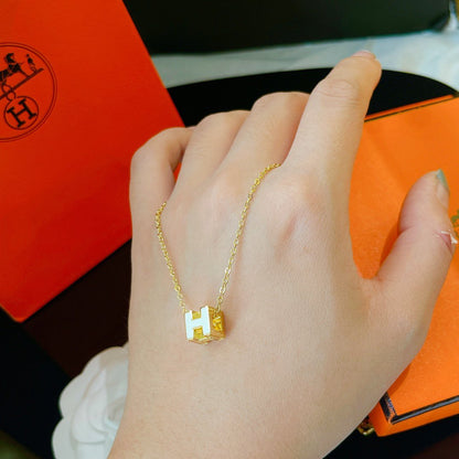 [Clover Jewelrys]H WHITE SQUARE GOLD NECKLACE