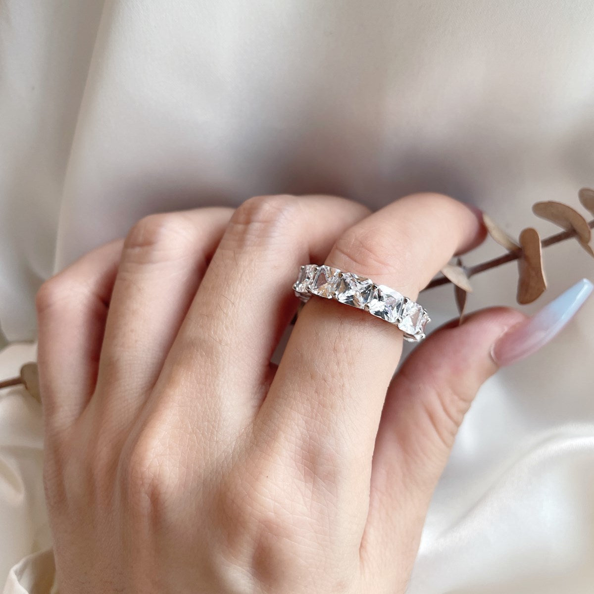 [Clover Jewelrys]Elegant Princess Cut Tennis Ring