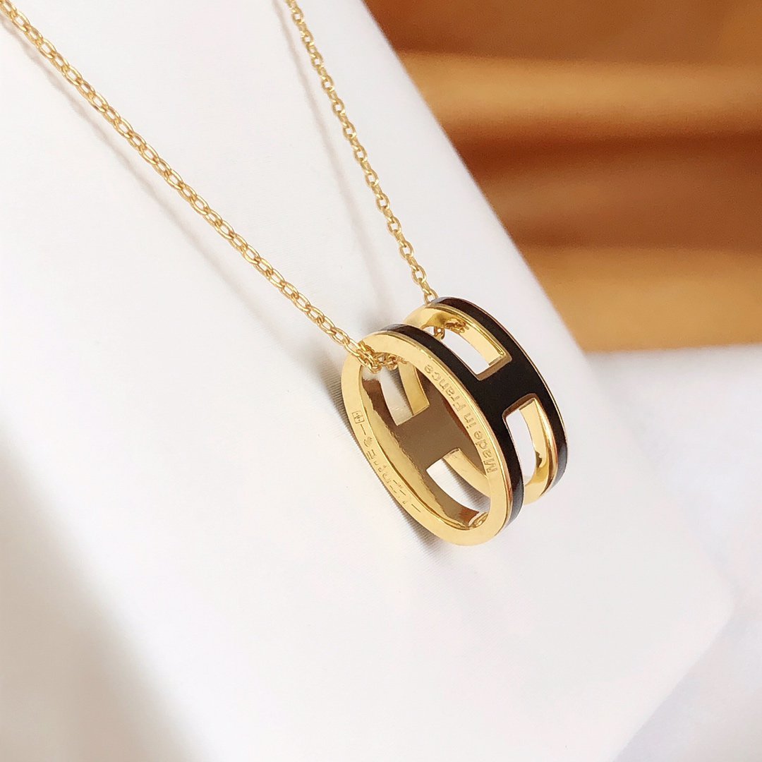 [Clover Jewelrys]HM CLIC BLACK ENAMEL GOLD NECKLACE