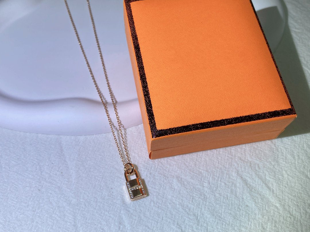 [Clover Jewelrys]HM ADVANCED NICHE LOCK HEAD NECKLACE DIAMONDS