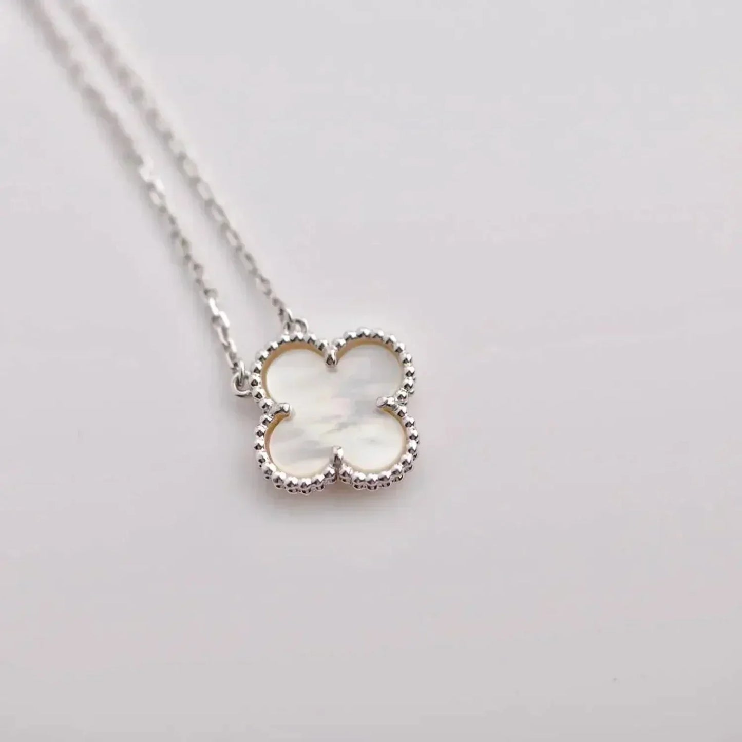 [Clover Jewelrys]CLOVER  15MM WHITE MOTHER-OF-PEARL SILVER