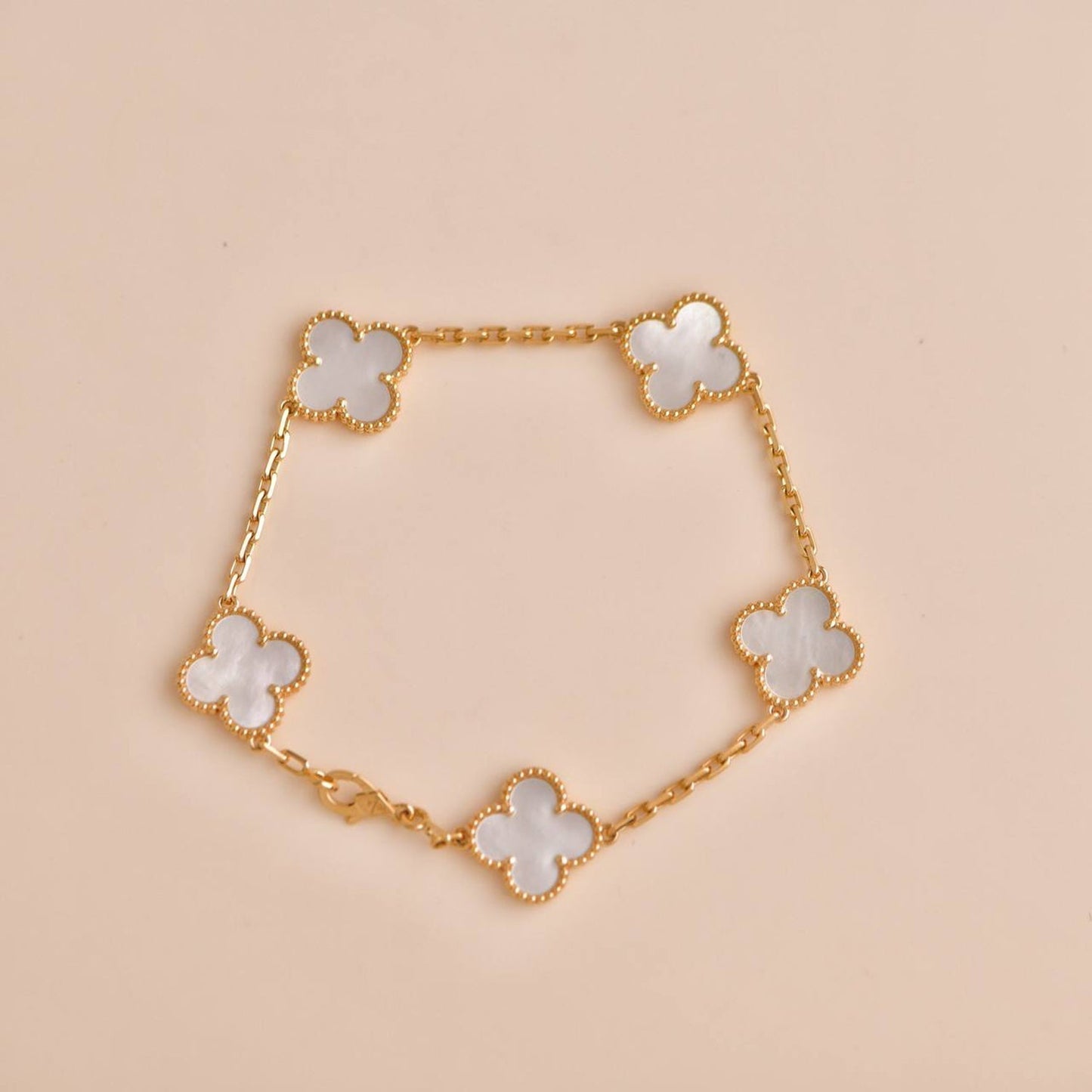 [Clover Jewelrys]CLOVER  5 MOTIF WHITE MOP BRACELET