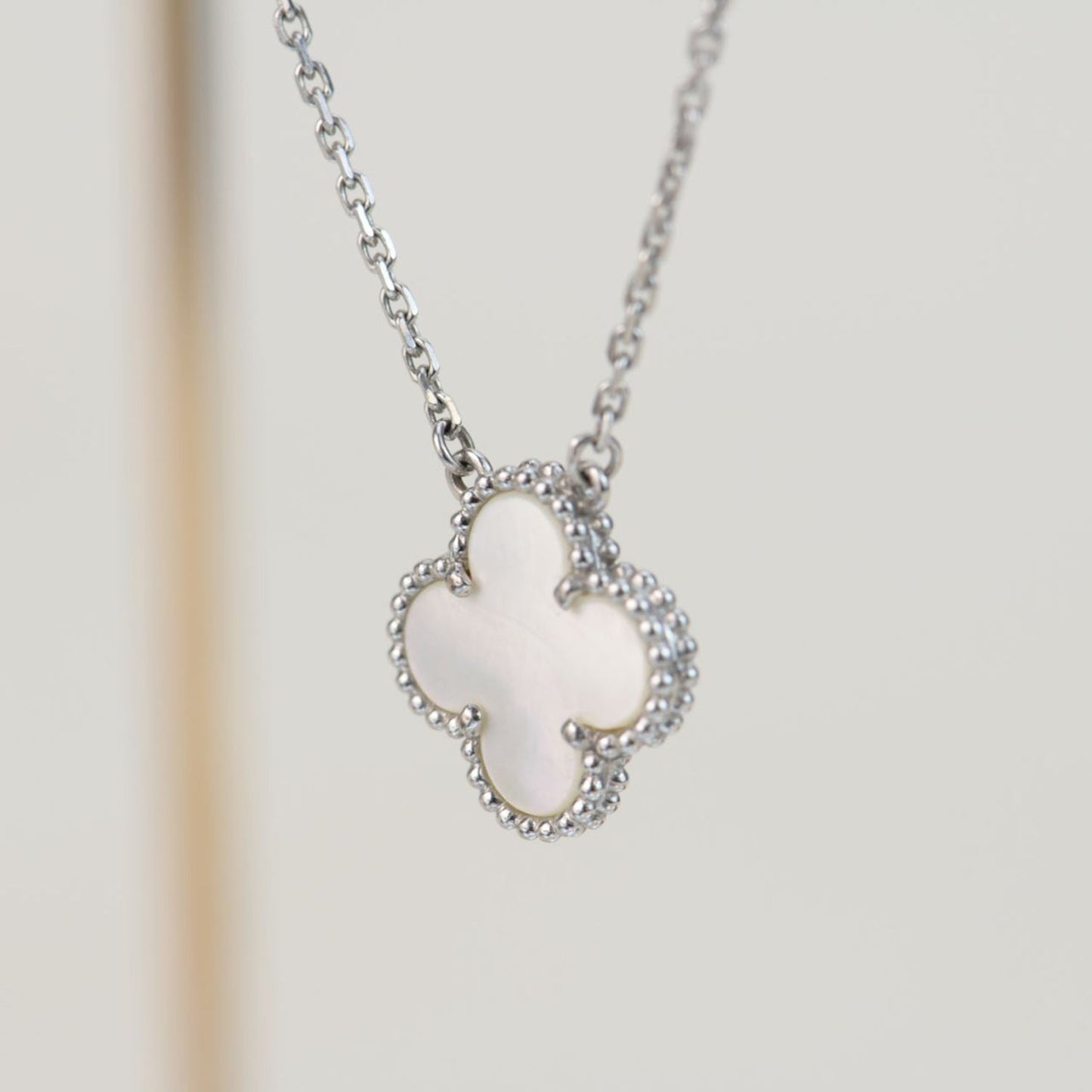 [Clover Jewelrys]CLOVER  15MM WHITE MOTHER-OF-PEARL SILVER