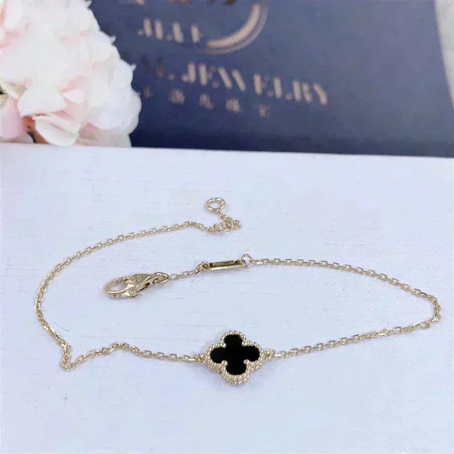 [Clover Jewelrys]CLOVER ONYX SINGLE FLOWER BRACELET