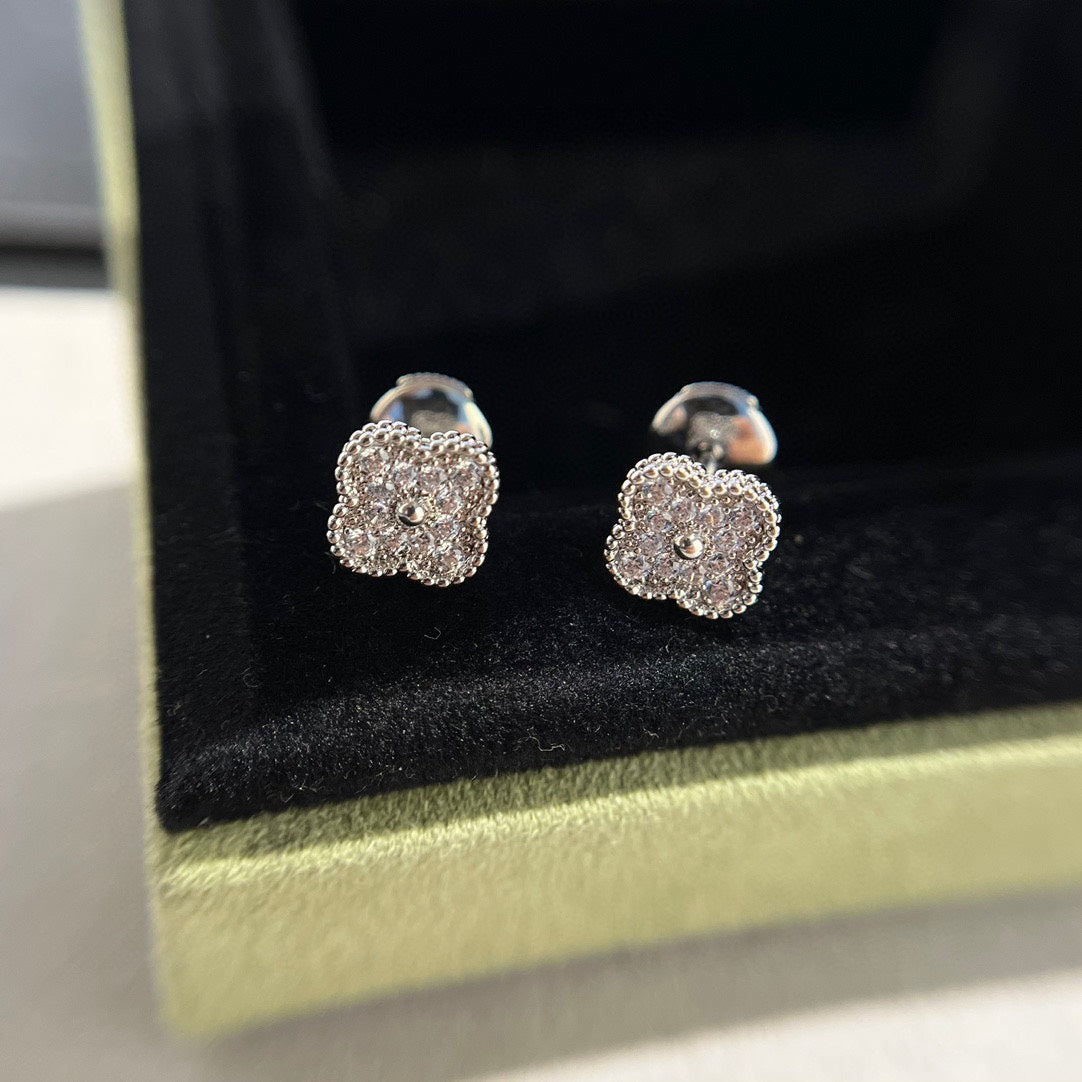 [Clover Jewelrys]CLOVER MINI DIAMOND STUD EARRINGS