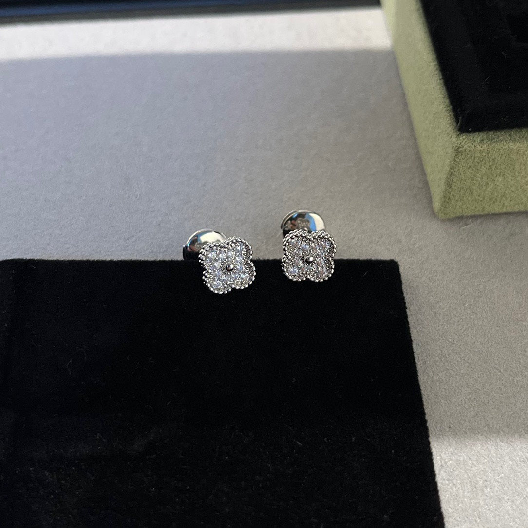 [Clover Jewelrys]CLOVER MINI DIAMOND STUD EARRINGS