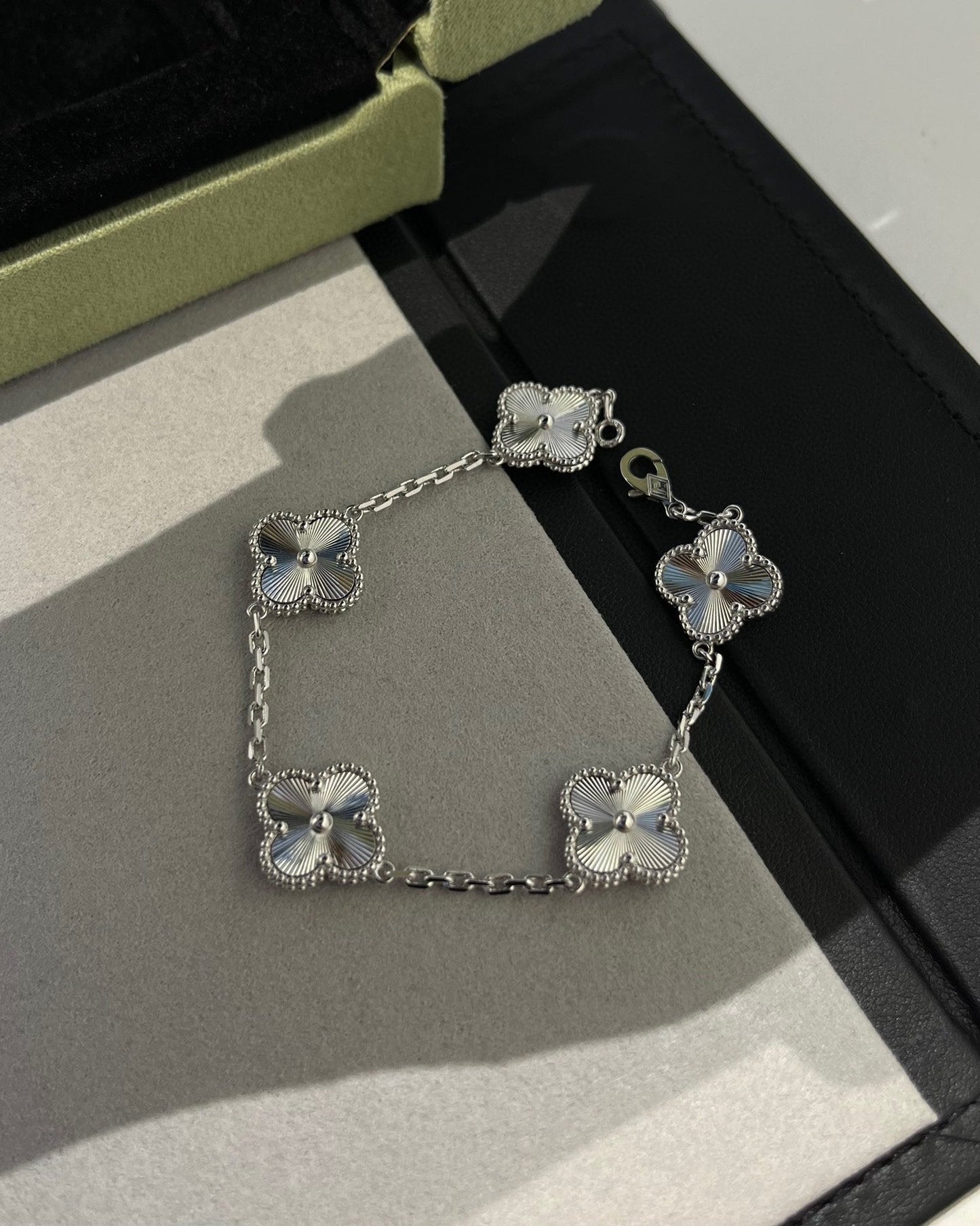 [Clover Jewelrys]CLOVER SILVER 5 MOTIFS BRACELET